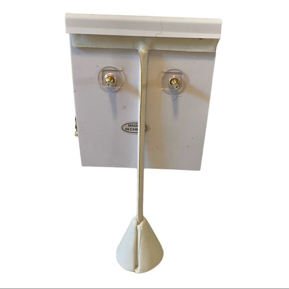 Adorable Seed Bead Ghost Earrings. The bottom half moves. - Picture 4 of 6